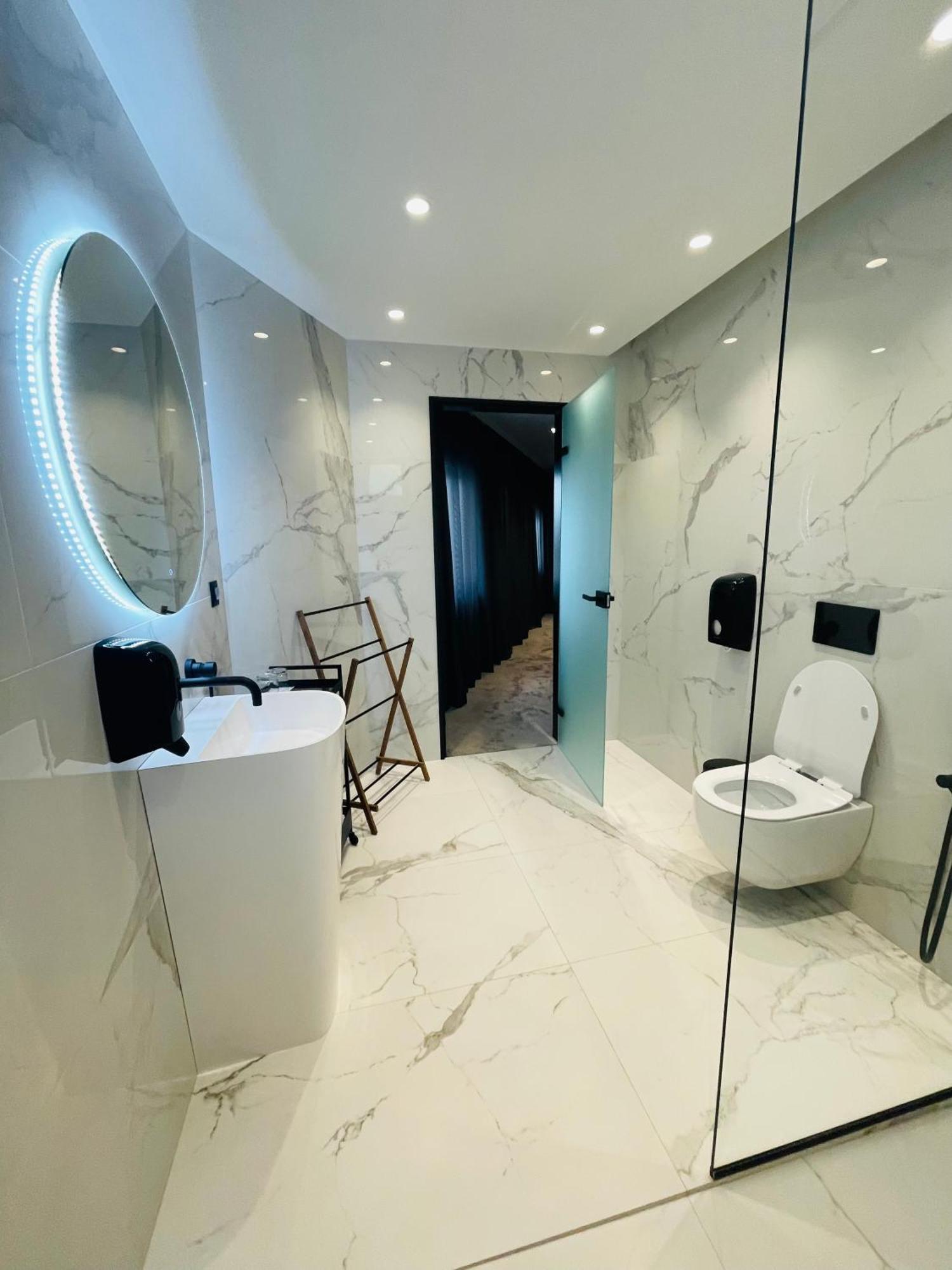 Lotus Luxury Rooms Varna Buitenkant foto