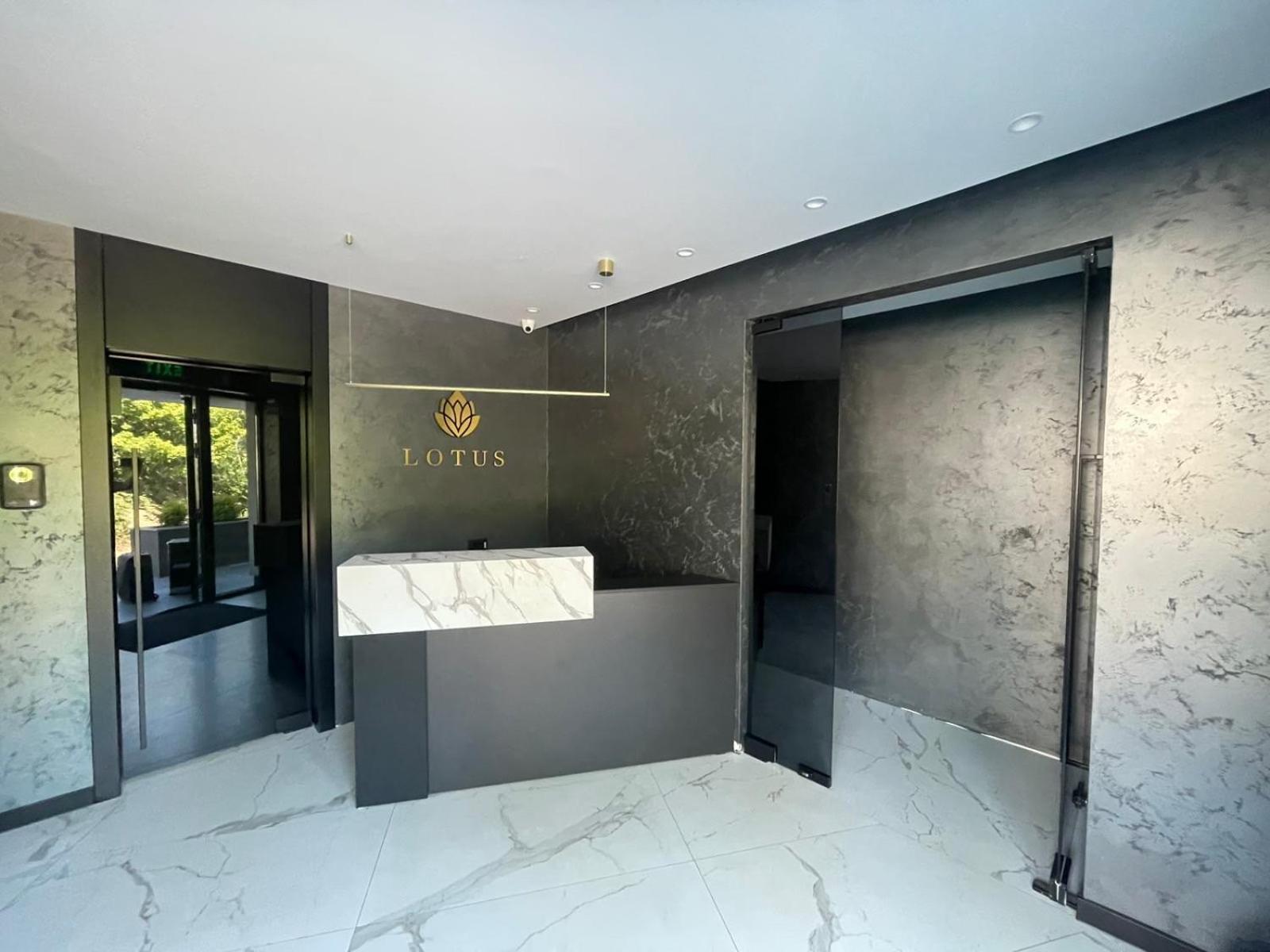 Lotus Luxury Rooms Varna Buitenkant foto